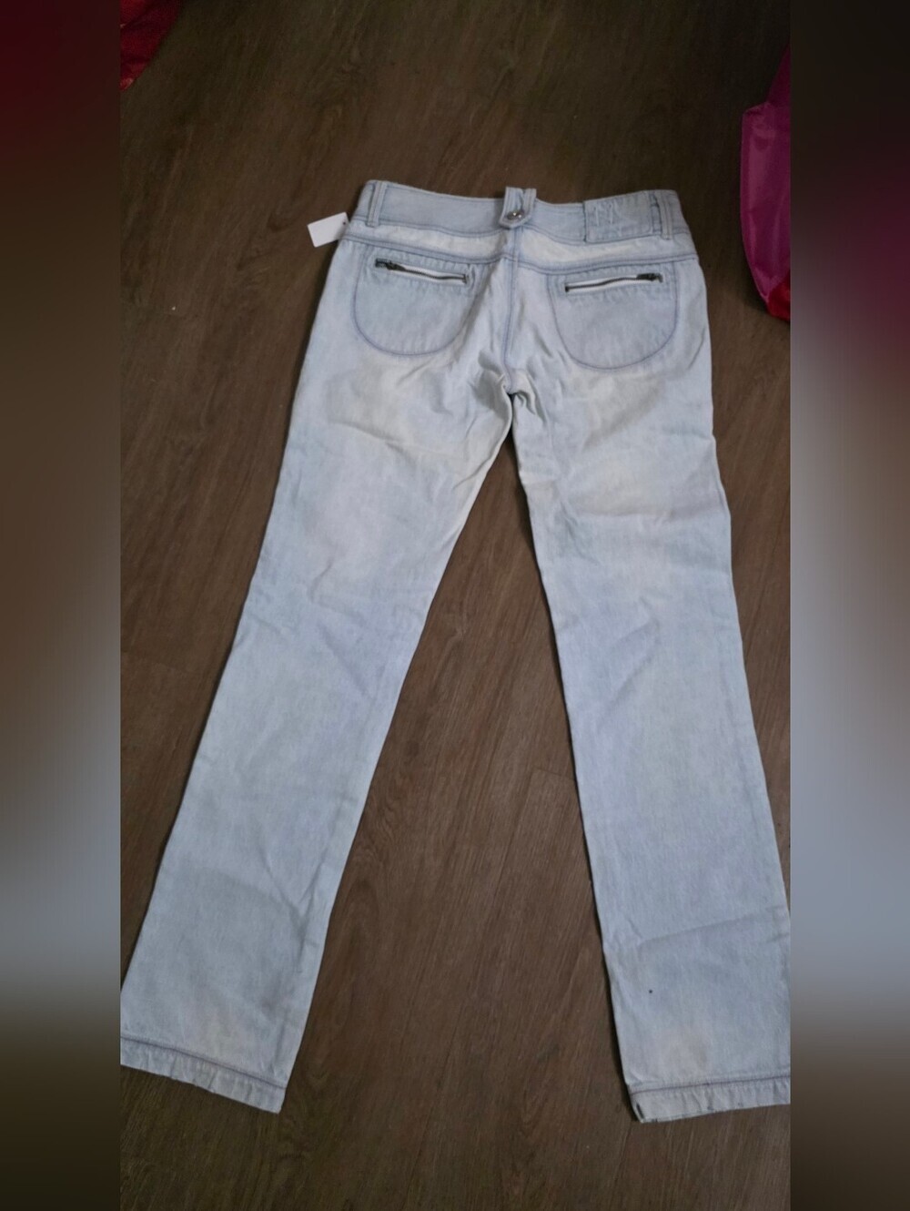 Light Wash Jeans - Style - Picture 3 of 6